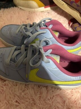 Nike Kids Light Blue, Pink & Yellow Low-Top Sneakers